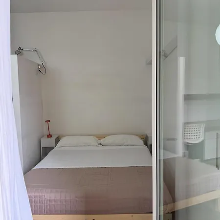 Just Women Solo Donne Non Accetiamo Gli Uomi アパート ベルガモ