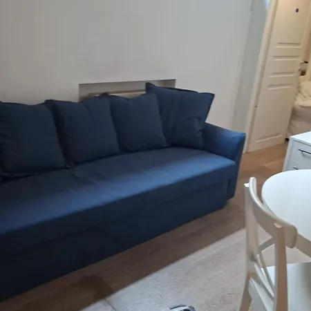 Just Women Solo Donne Non Accetiamo Gli Uomi * Bergamo