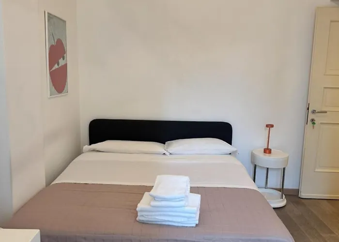 Just Women Solo Donne Non Accetiamo Gli Uomi * Bergamo