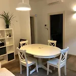 Just Women Solo Donne Non Accetiamo Gli Uomi Апартаменти *